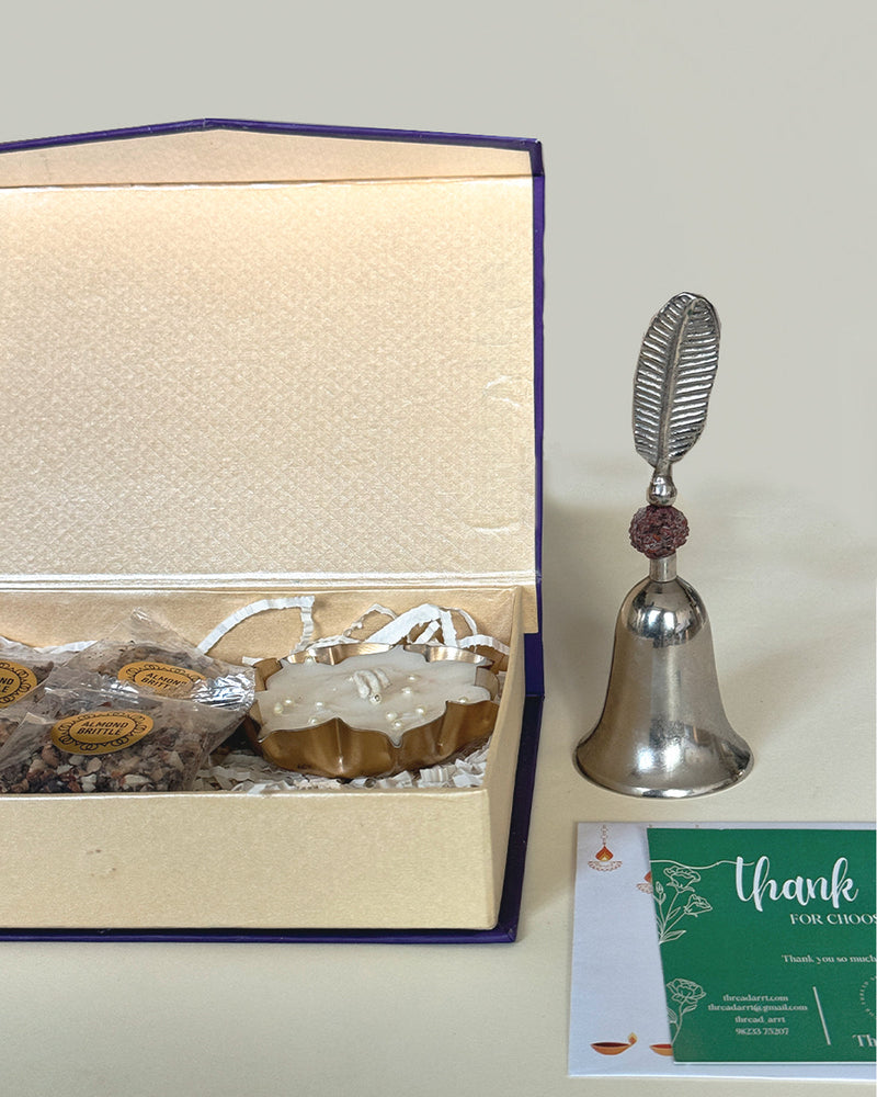 Glow & Indulgence Hamper Threadarrt