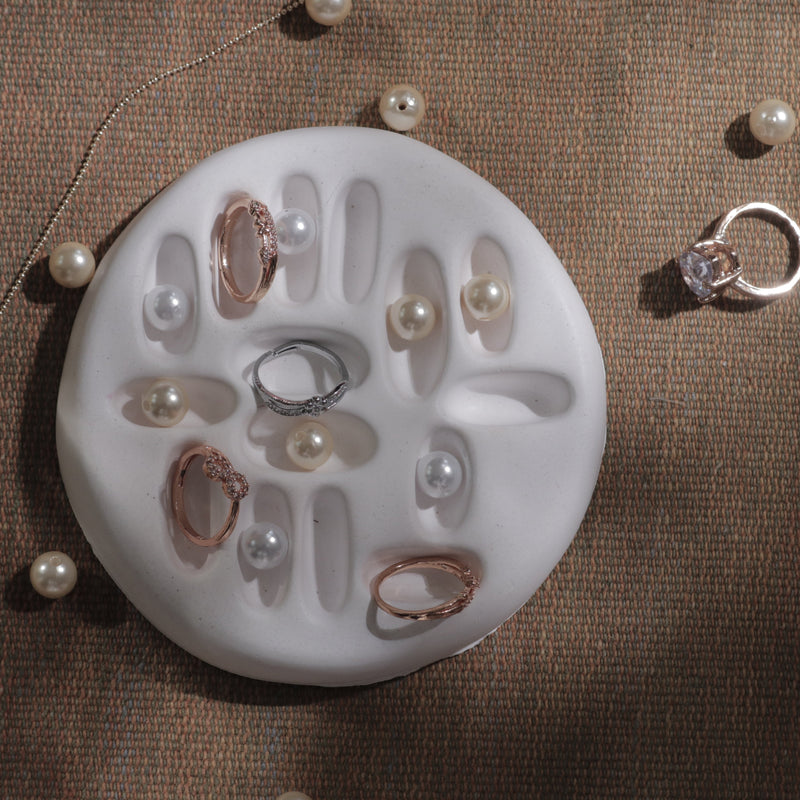 Elegant Concrete Ring Holder – Minimalist Jewelry Organizer with Pearls