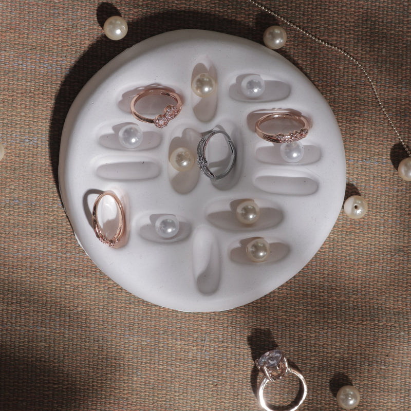 Elegant Concrete Ring Holder – Minimalist Jewelry Organizer with Pearls