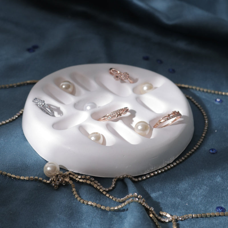 Elegant Concrete Ring Holder – Minimalist Jewelry Organizer with Pearls
