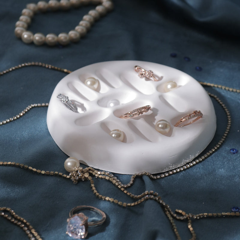 Elegant Concrete Ring Holder – Minimalist Jewelry Organizer with Pearls