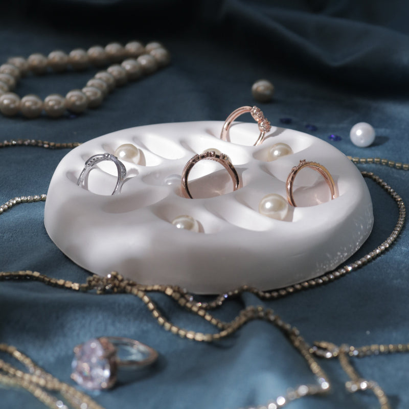 Elegant Concrete Ring Holder – Minimalist Jewelry Organizer with Pearls