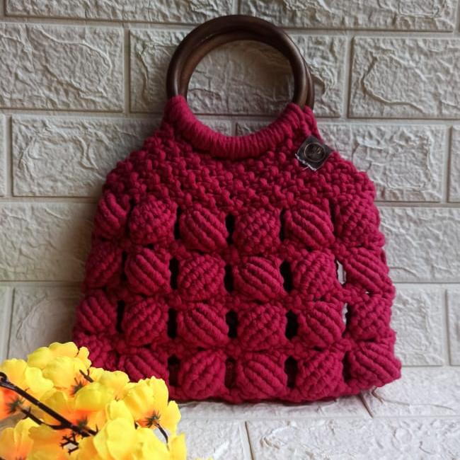 "Macramé Shell Bag - Rani Pink, Wooden Handle"