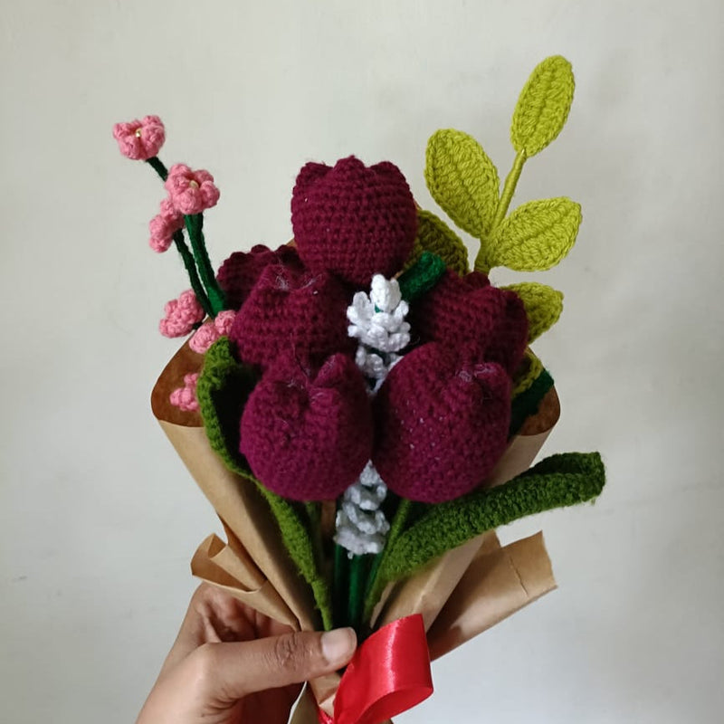 Handmade Crochet Tulip Bouquet – Elegant & Eco-Friendly Floral Decor Threadarrt
