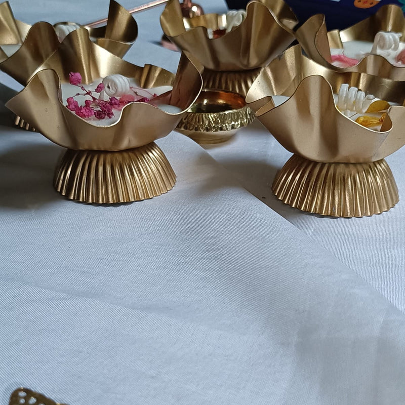 Golden Aura Urli Candles Threadarrt