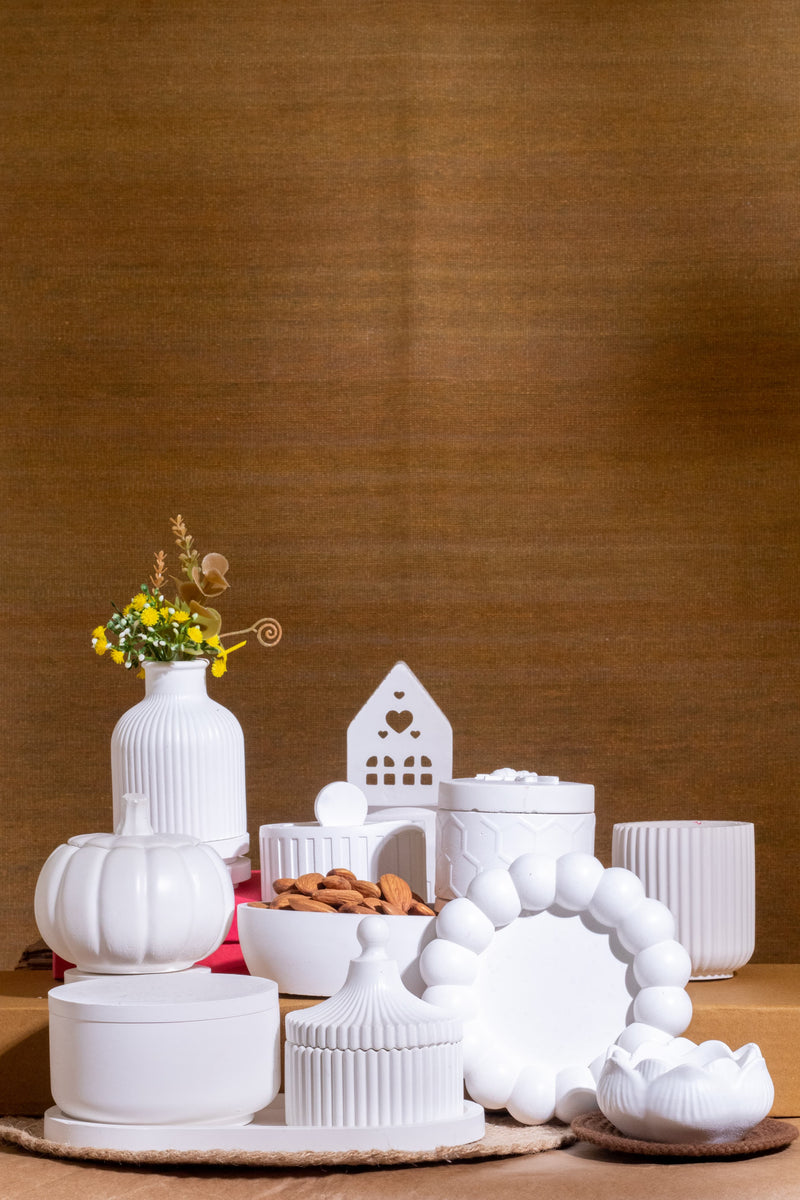 Pure Elegance: All-White Concrete Jars & Trays Collection